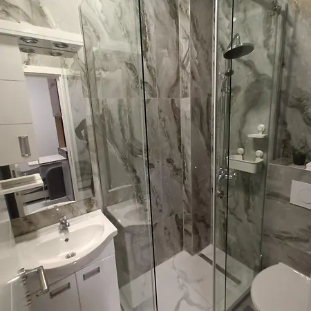 Apartment Gorana 1 *